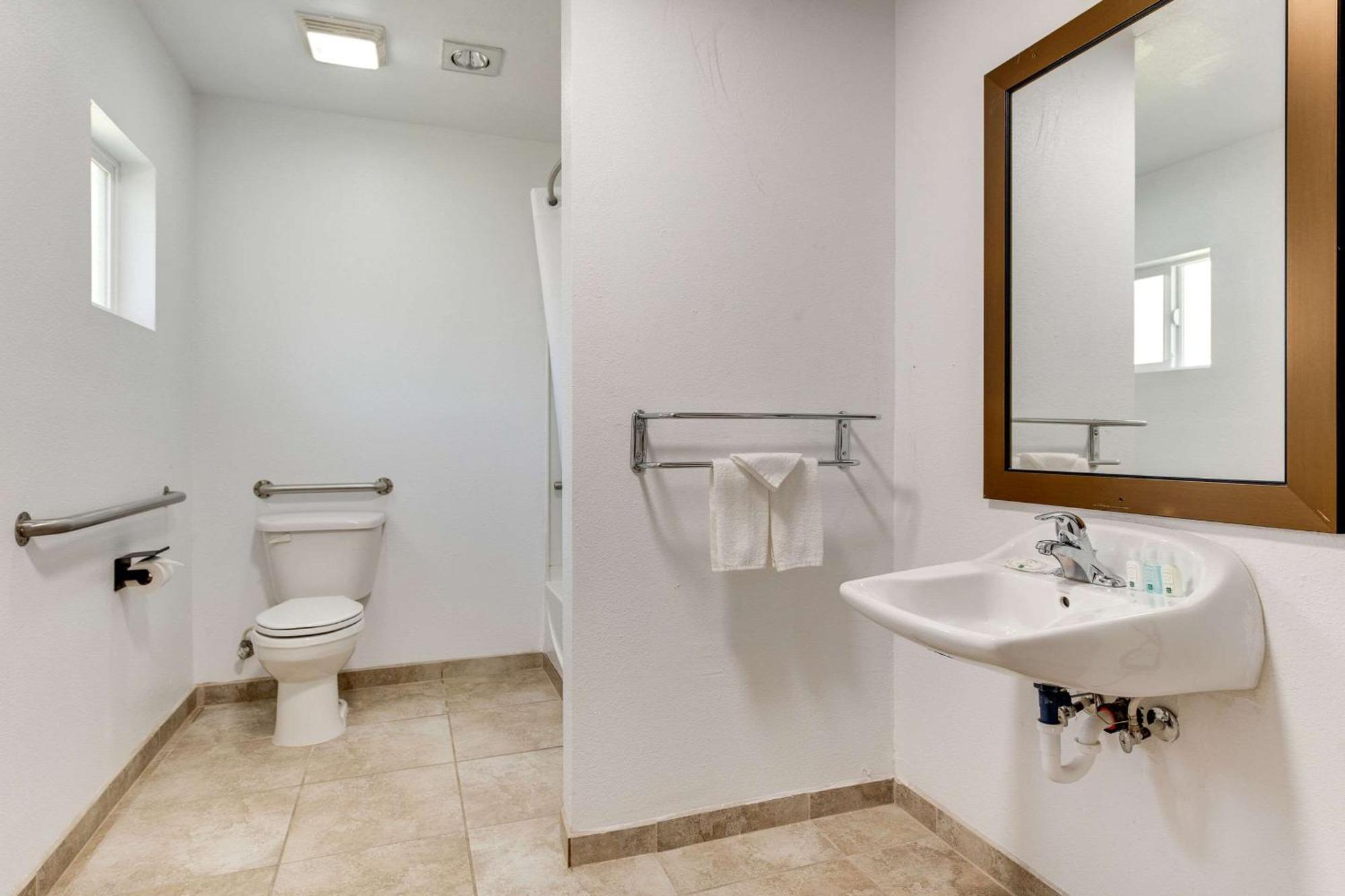 Suburban Studios Near Mesa Verde コーテズ エクステリア 写真